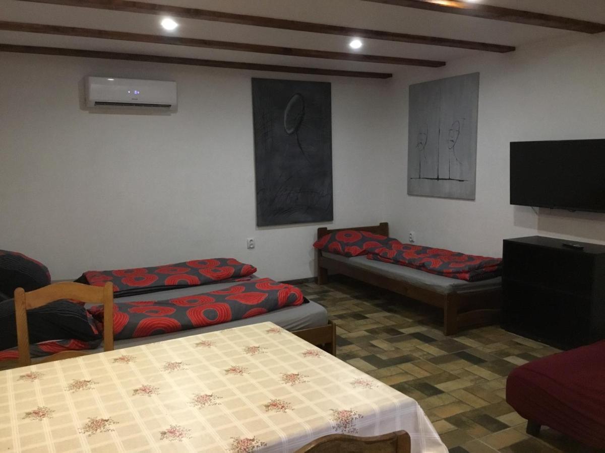 Apartamento Mlyn-Osvracin Exterior foto